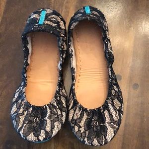 Black lace Tieks